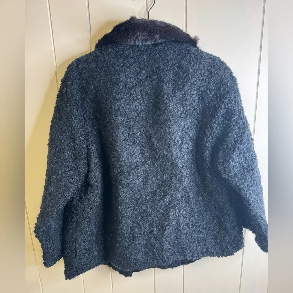 Glamour Textured Coat with Faux Fur Collar M